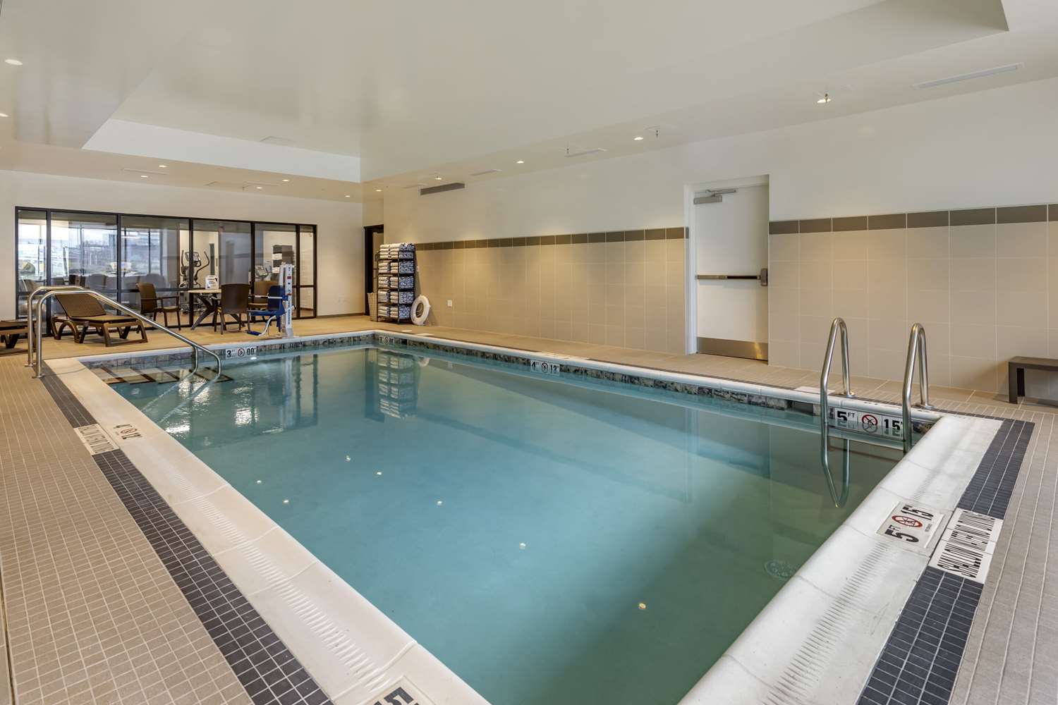 Comfort Inn and Suites Pittsburgh Northshore, PA 9/19