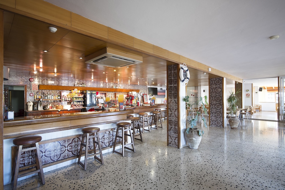 Abrat Hotel 48/64