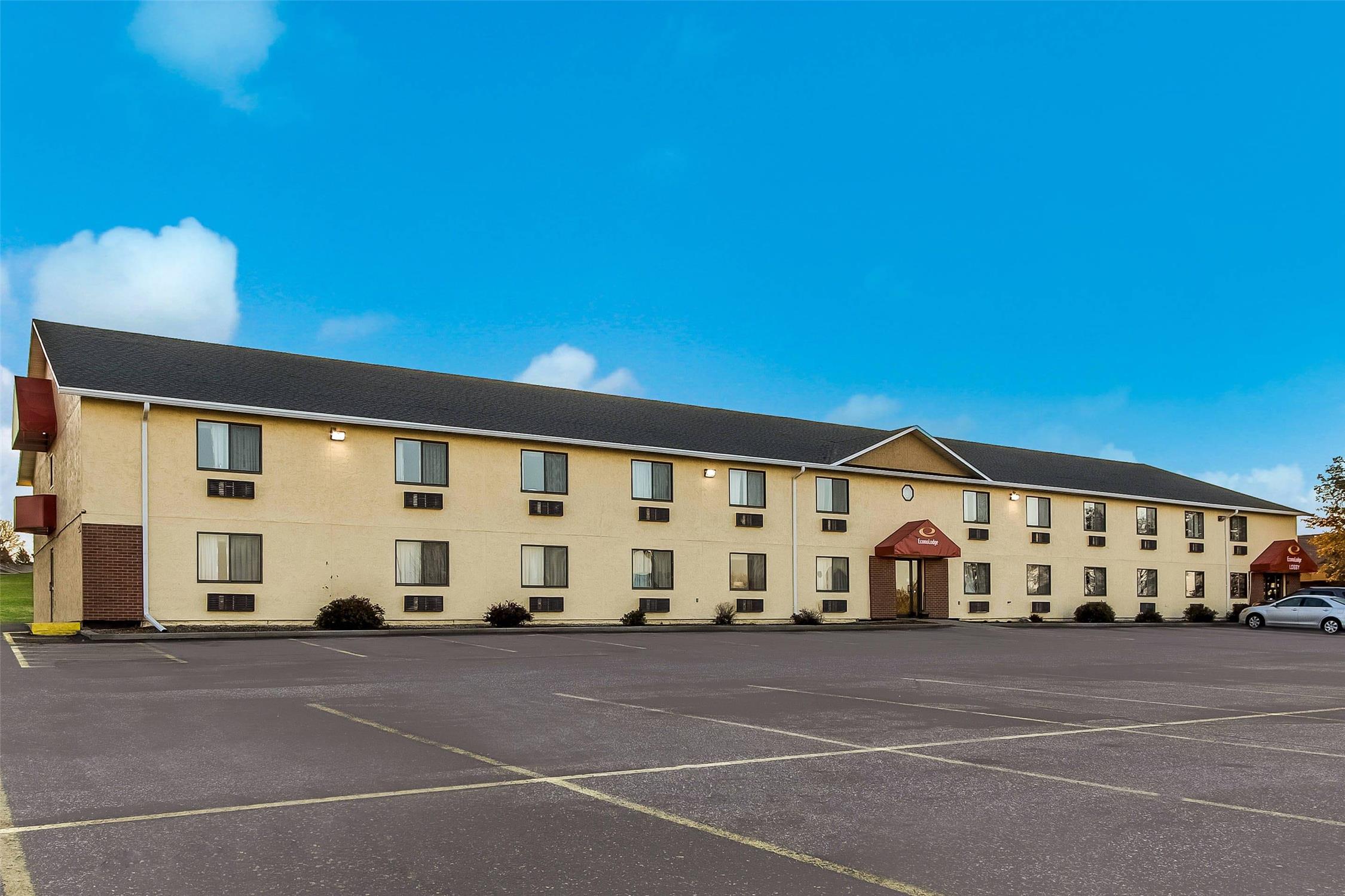 Econo Lodge Inn & Suites Yankton, SD 12/14