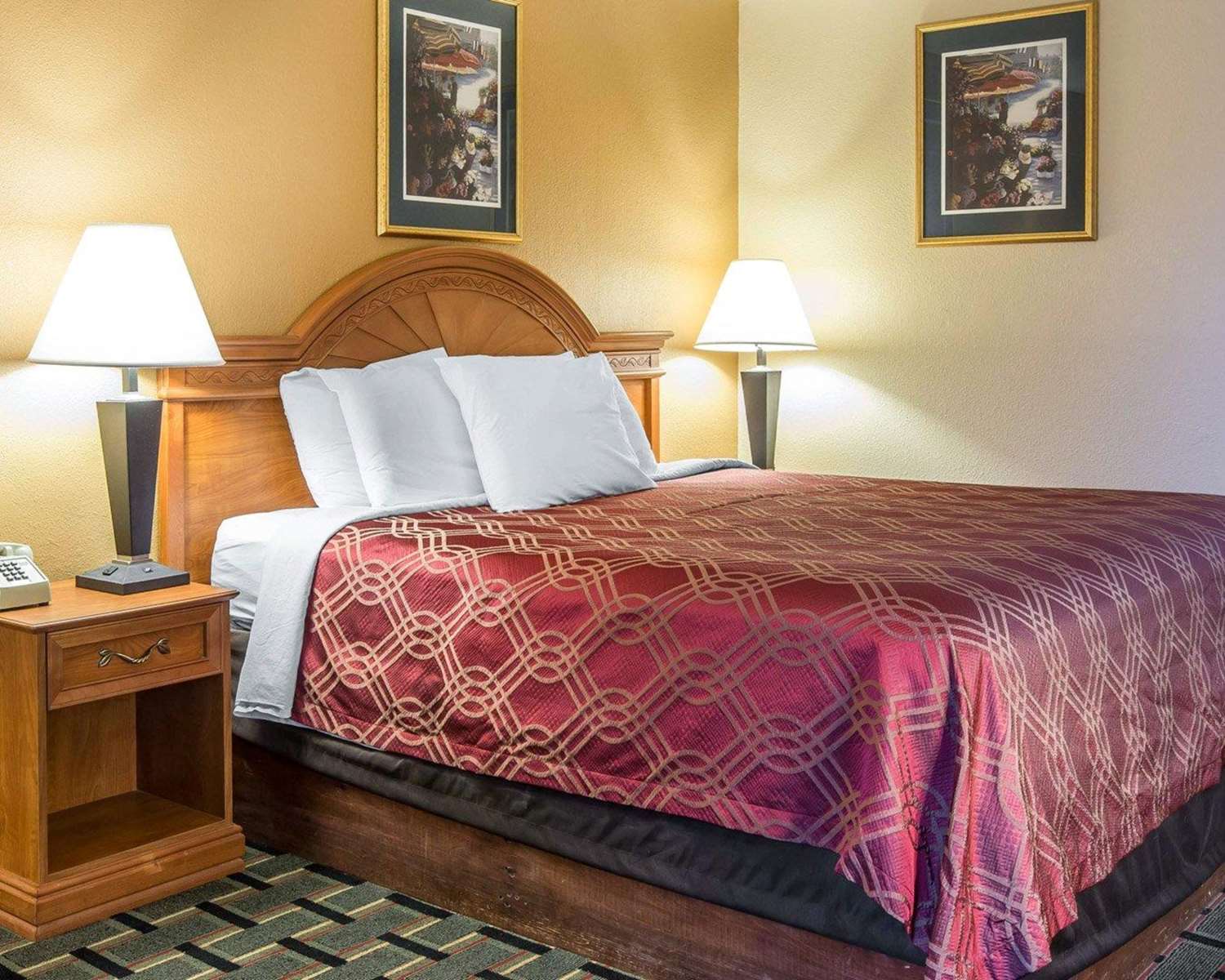 Econo Lodge Dalton West 11/26