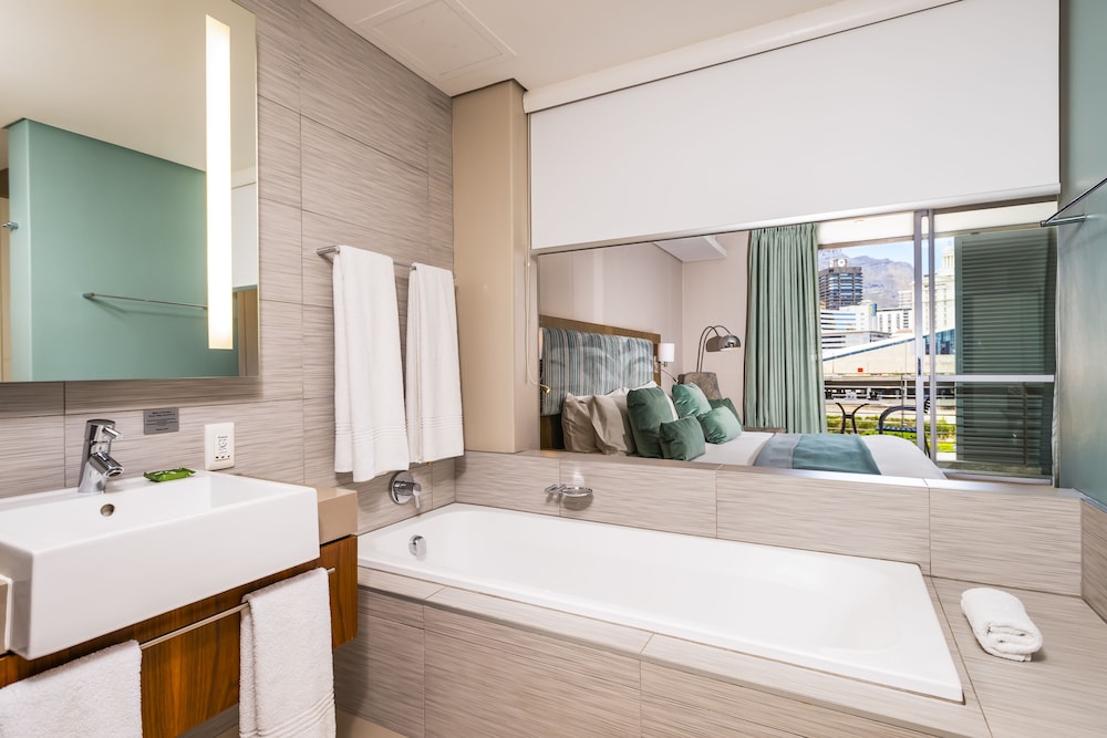 aha Harbour Bridge Hotel & Suites 25/65