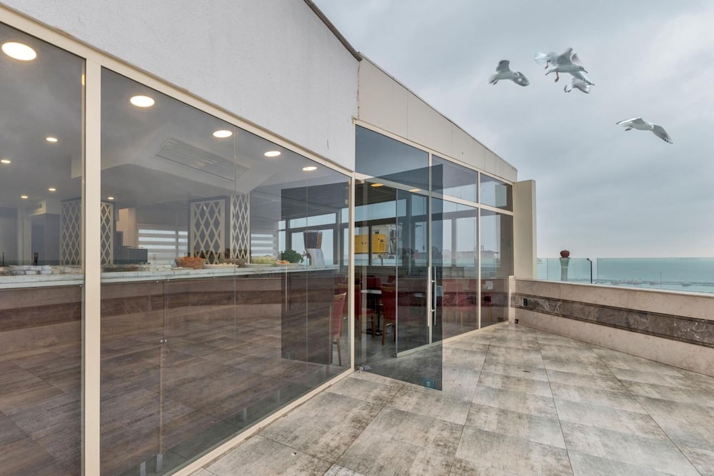 Marcello Hotel 62/65