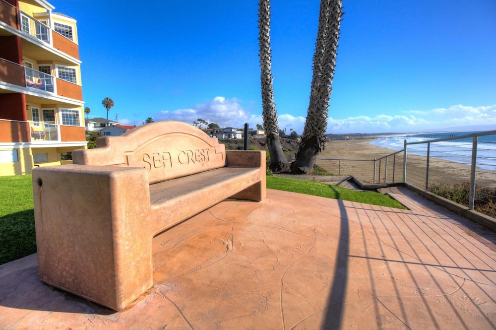 SeaCrest Oceanfront Hotel 42/70