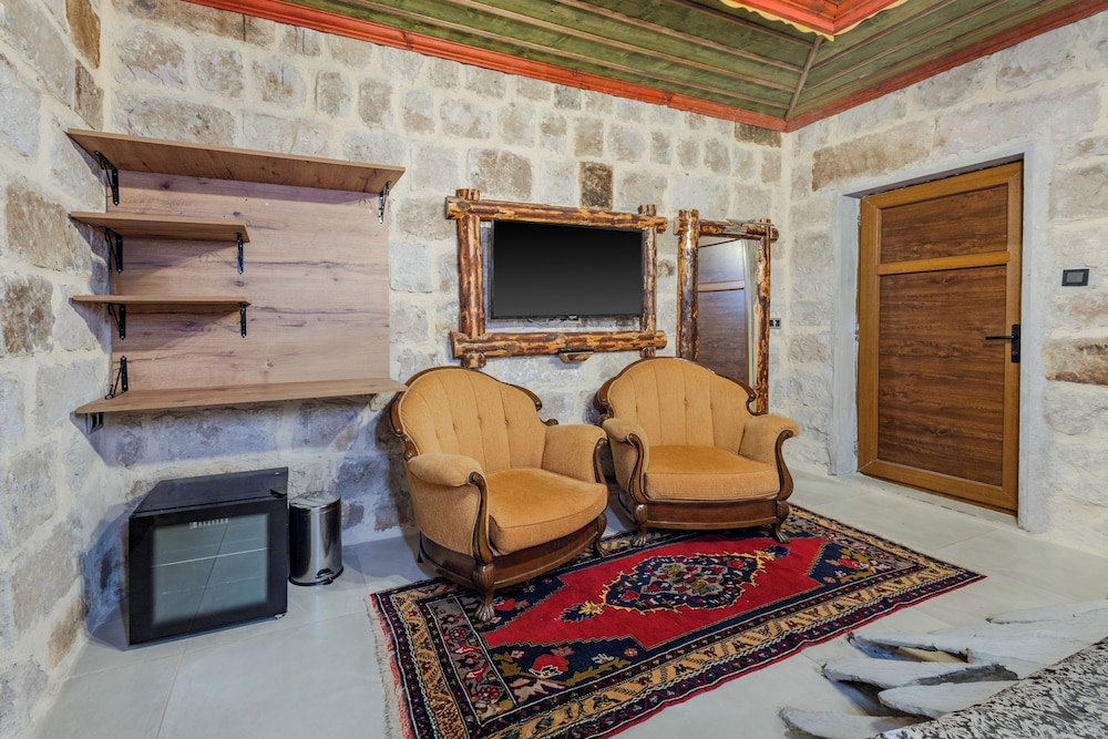 Kayatas Hotel 34/45
