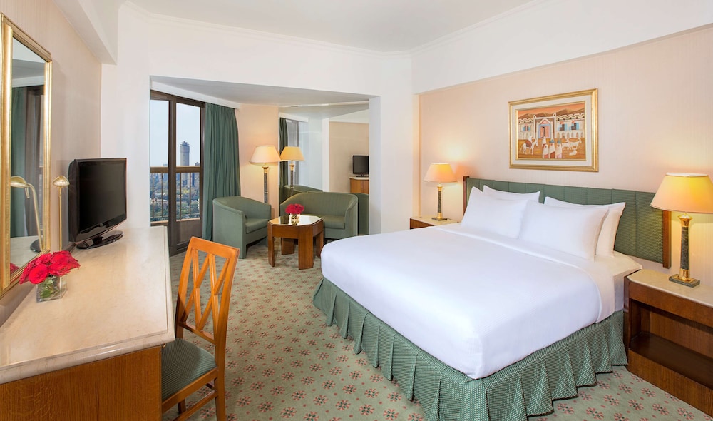 ROOM, KING BED, RIVER VIEW