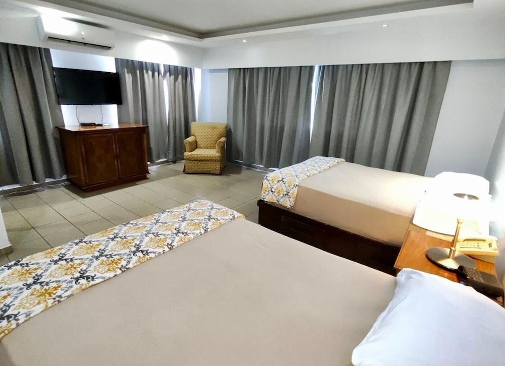 Micro Hotel Condo Suites 11/25