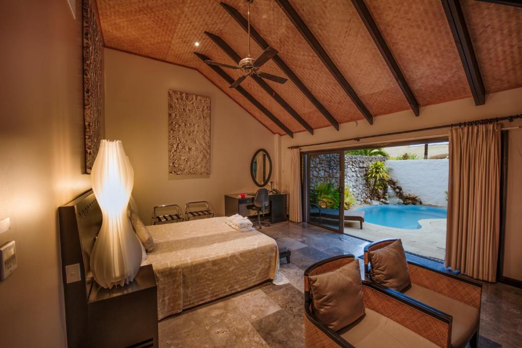 Courtyard Pool Suite