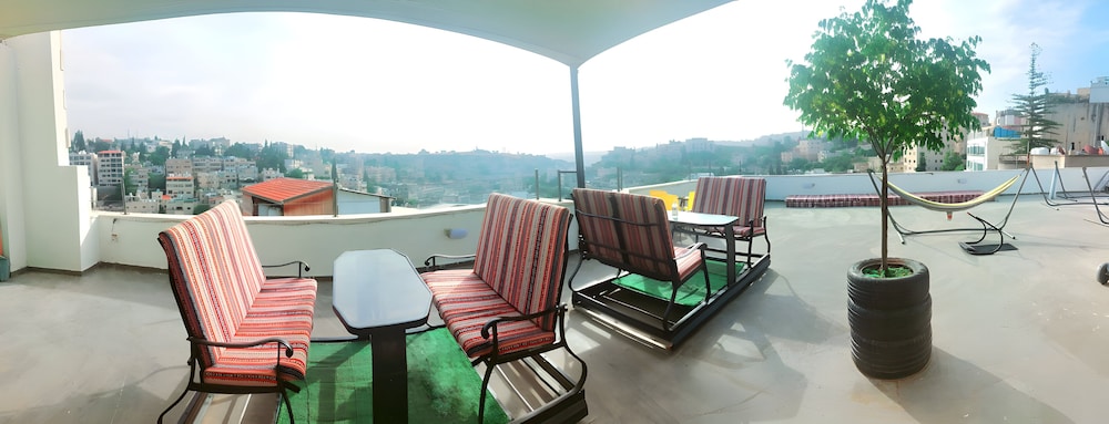 Nomads Hostel 22/34
