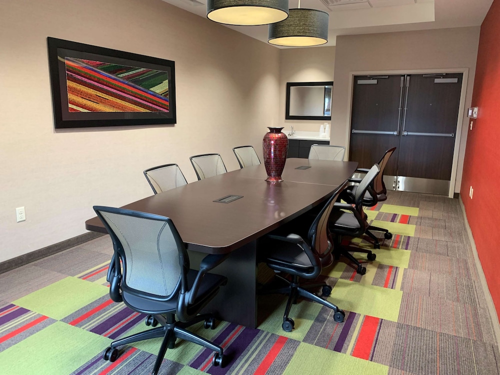 Home2 Suites by Hilton Fort Smith 35/36