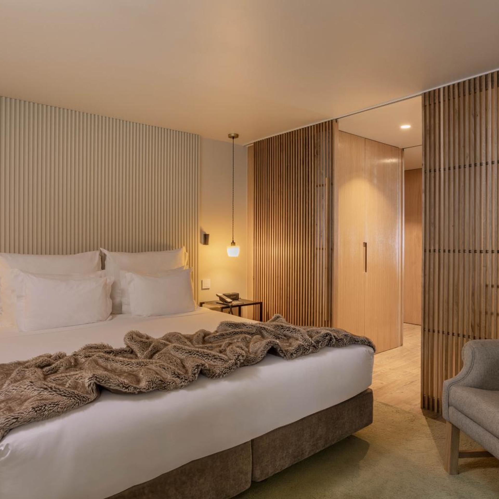 2 Bedrooms, Suite