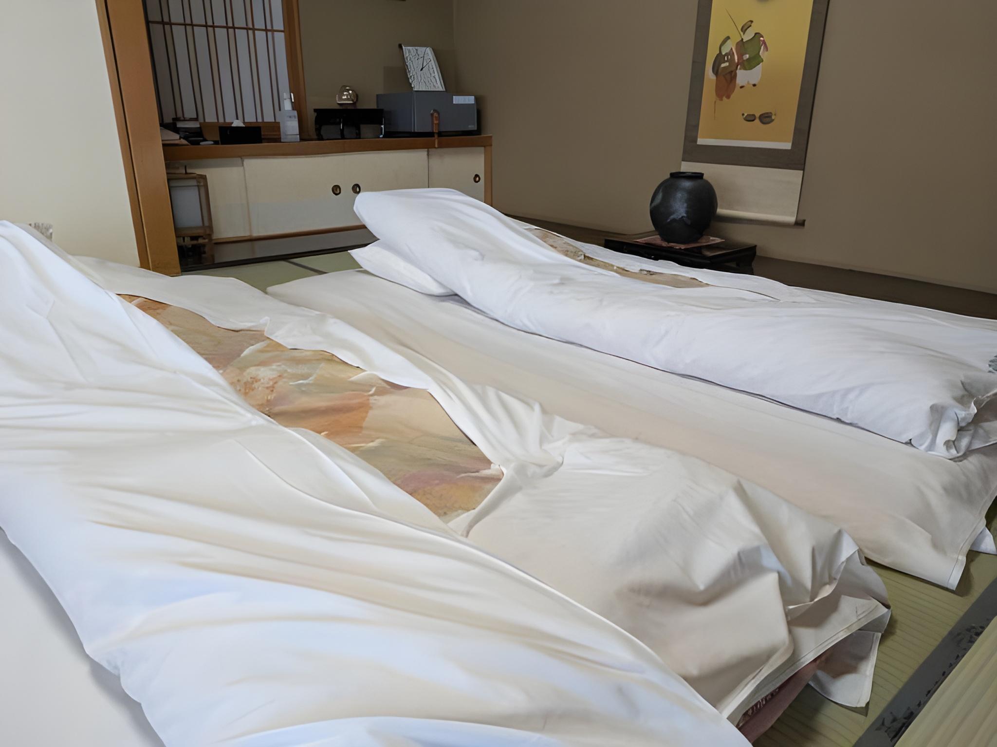 Japanese, 5 Futon Beds, Tatami, East Wing