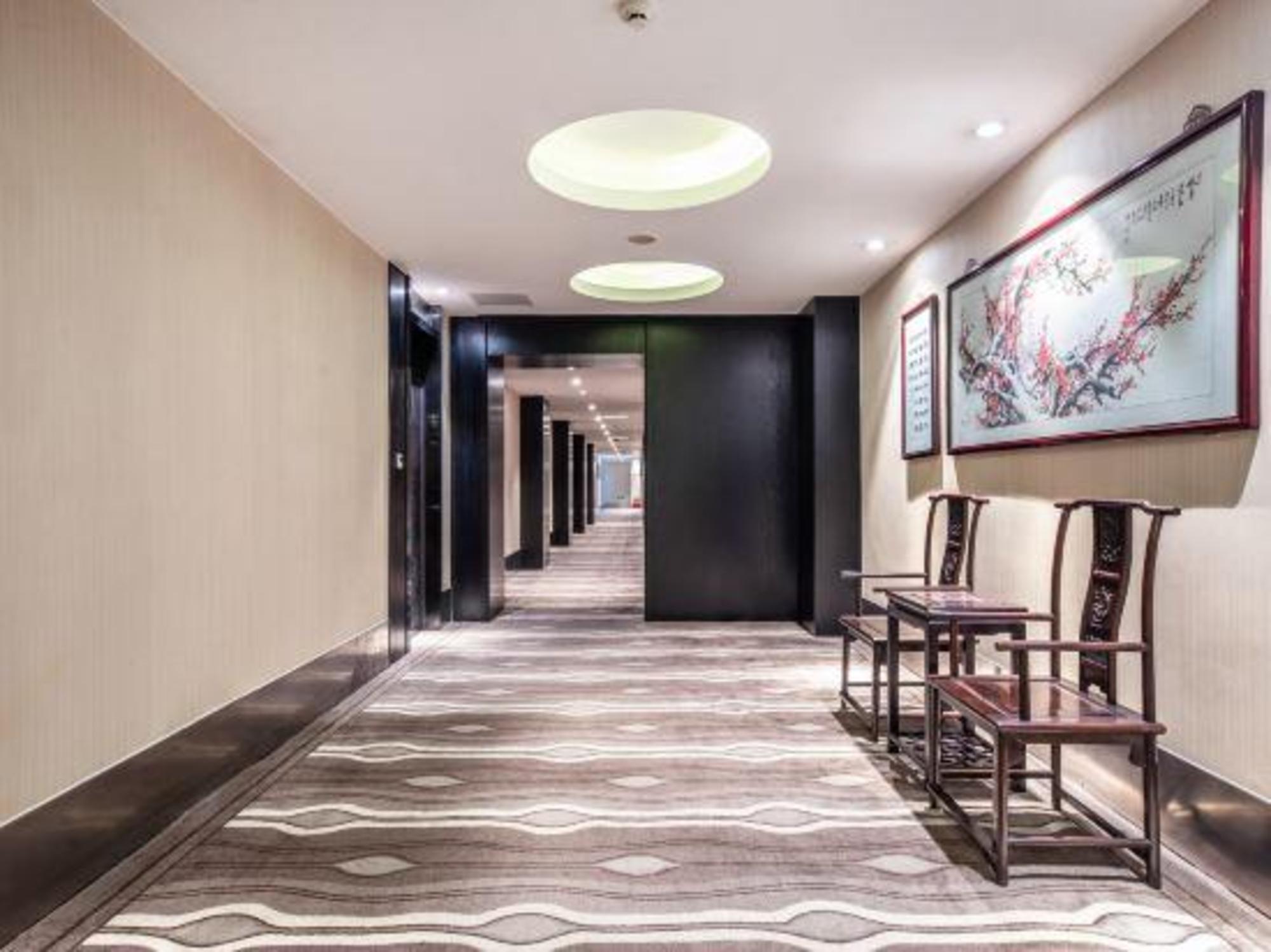 Xiangxuehai Hotel 21/24