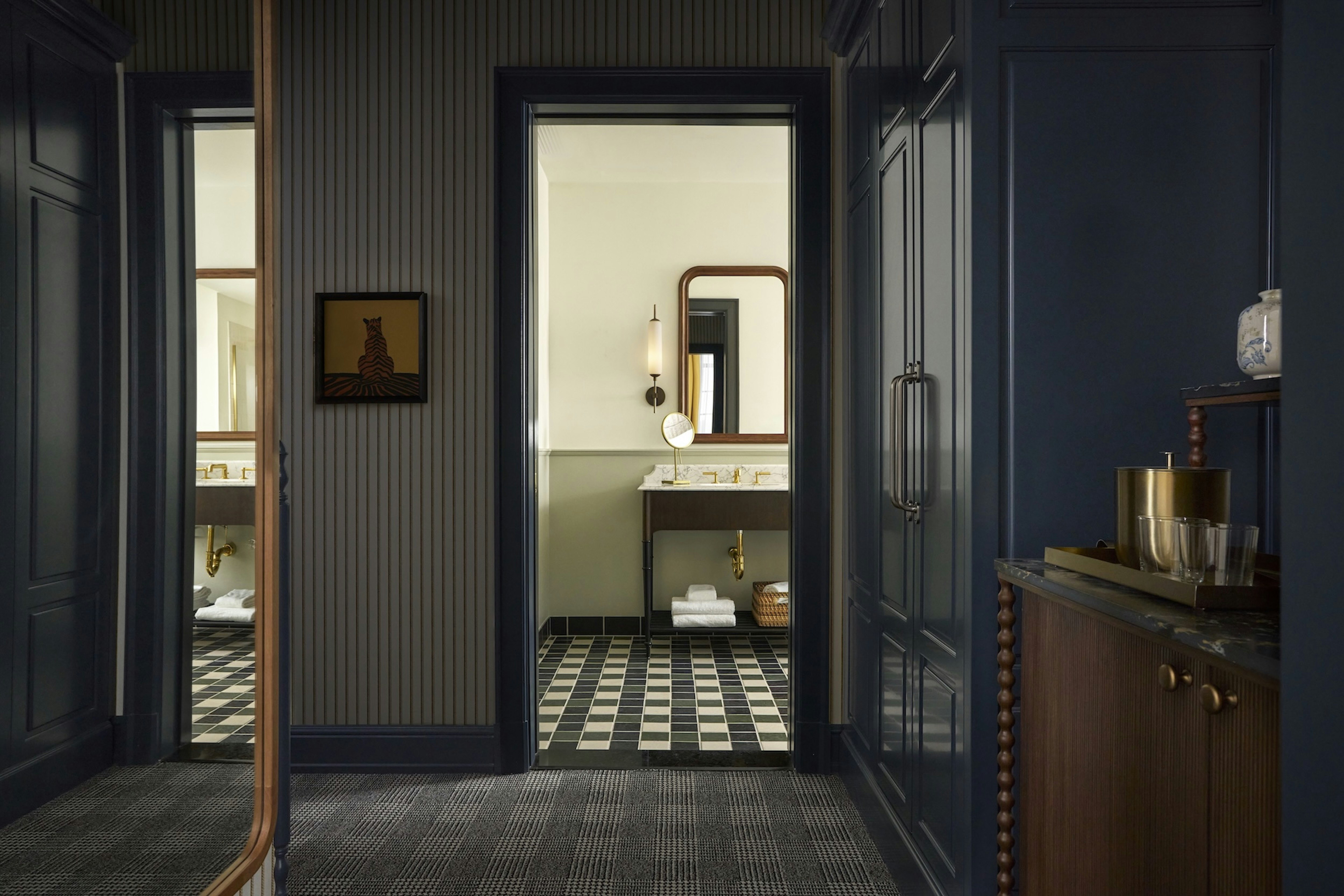Cincinnati's Fidelity Hotel 1/50