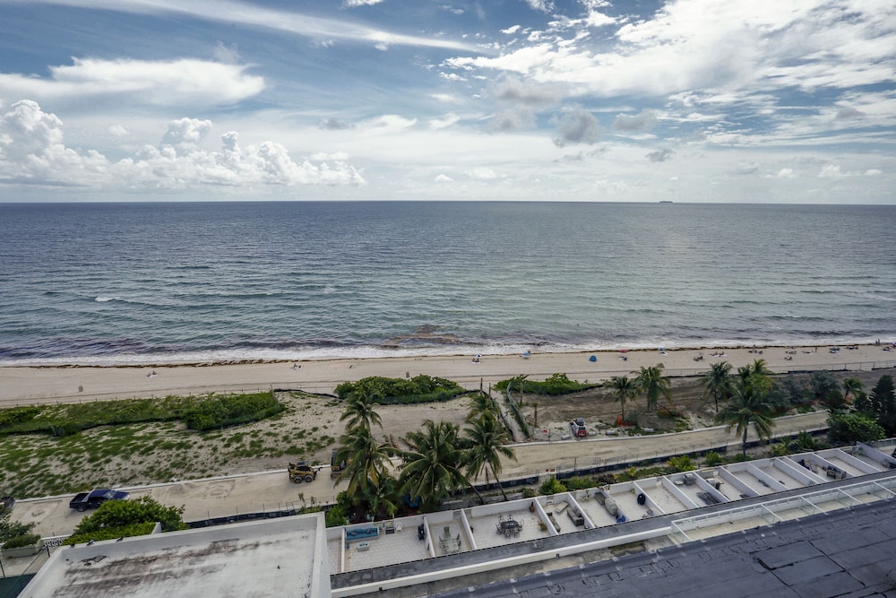 Castle Beach Suites By Miarentals 64/70