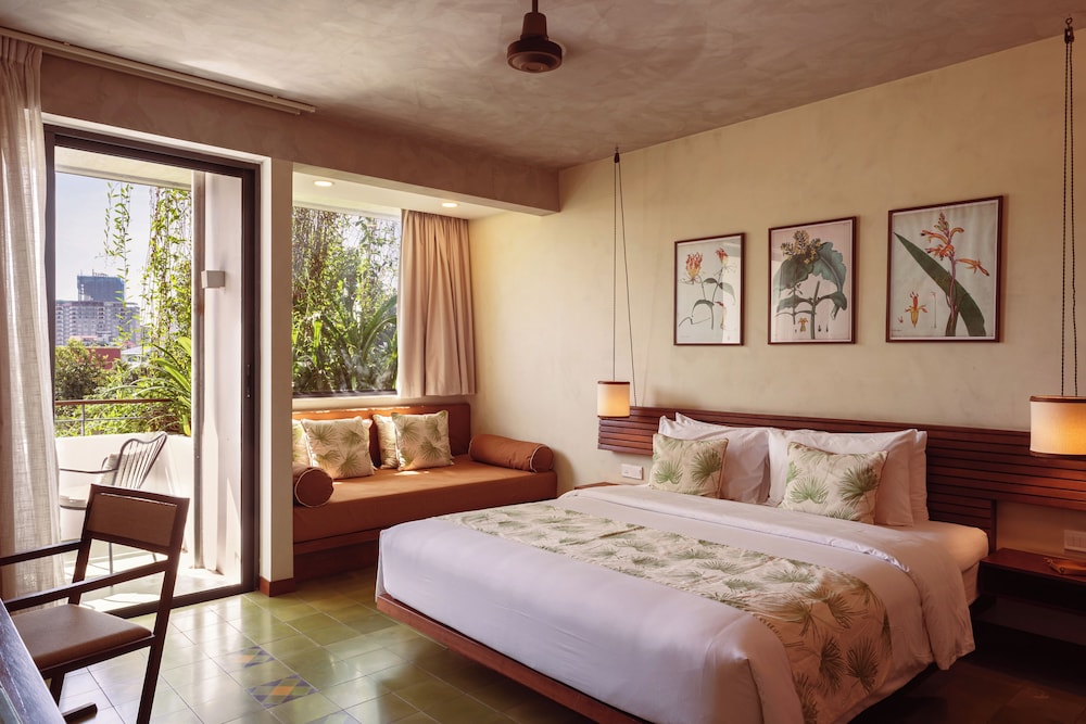 DELUXE, DOUBLE BED