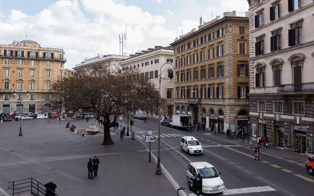 Inn Rome Rooms & Suites 36/50