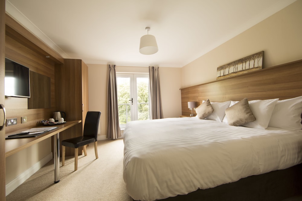 Riverside Hotel 15/50