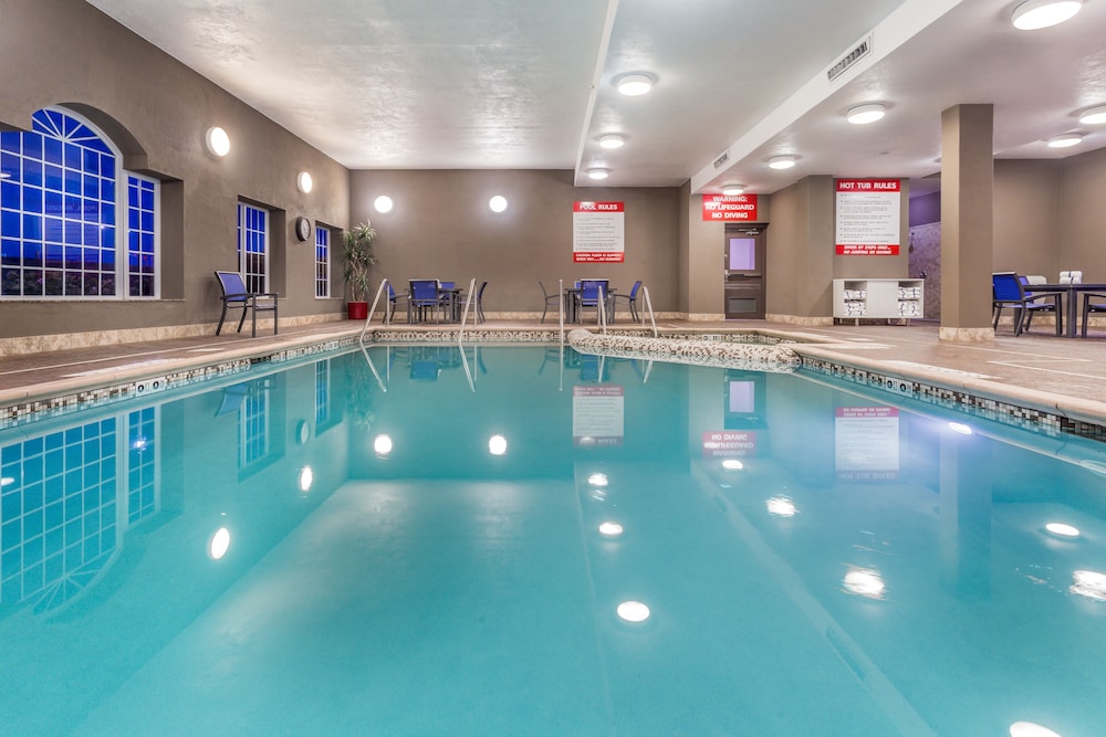 Holiday Inn Express Hotel And Suites Eau Claire North 38/57
