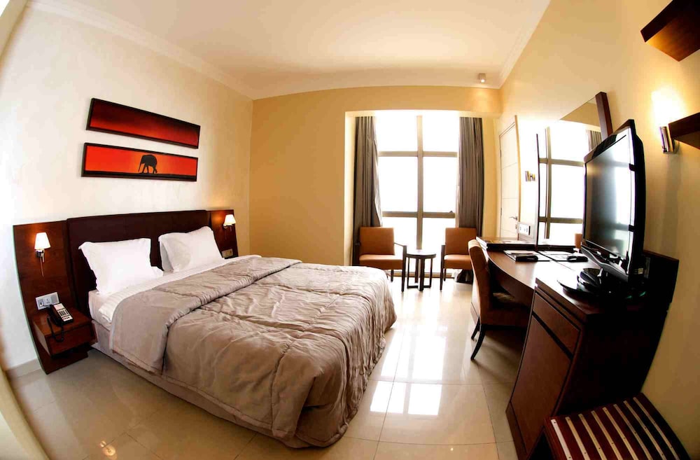 The Avenue Suites 6/46
