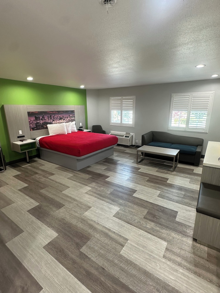 Garden Inn San Gabriel 35/57