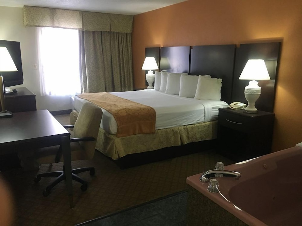 A Victory Inn - West Dearborn 13/22
