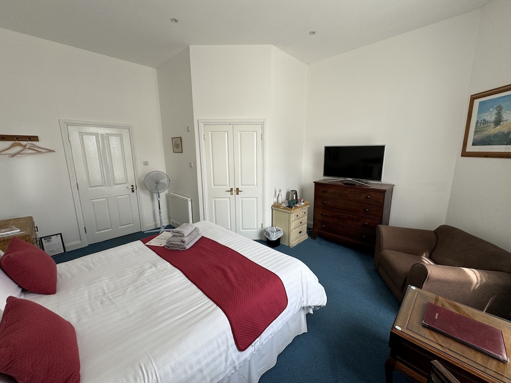 Hookwood Lodge 6/42