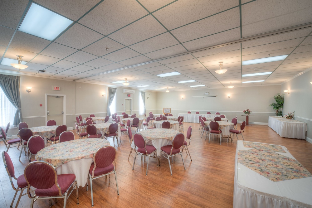 Claymore inn & Suites 30/40