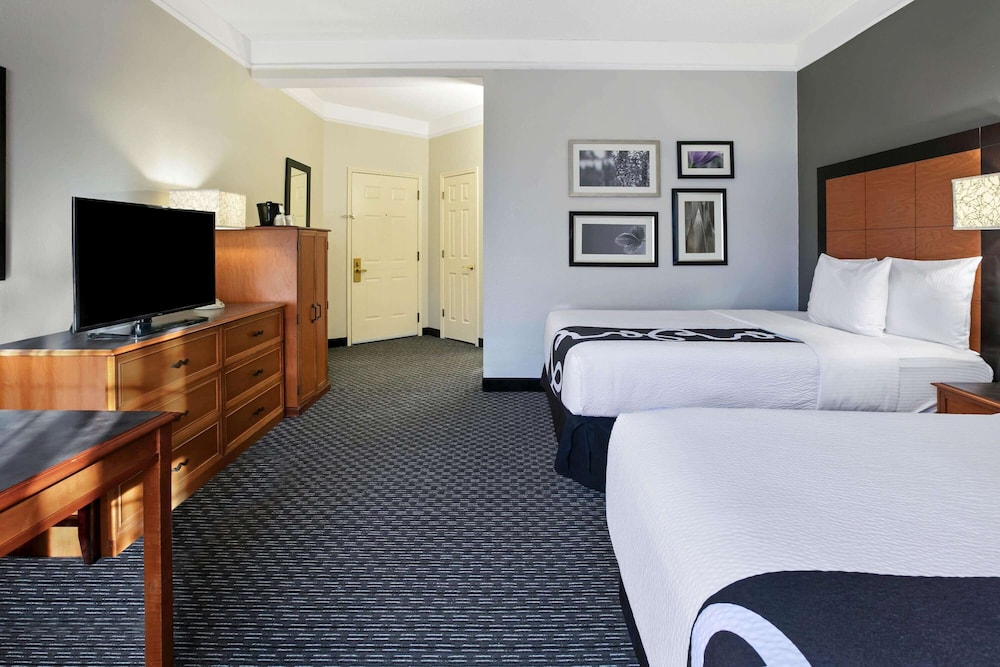 La Quinta Inn & Suites by Wyndham Dallas Arlington South 27/66