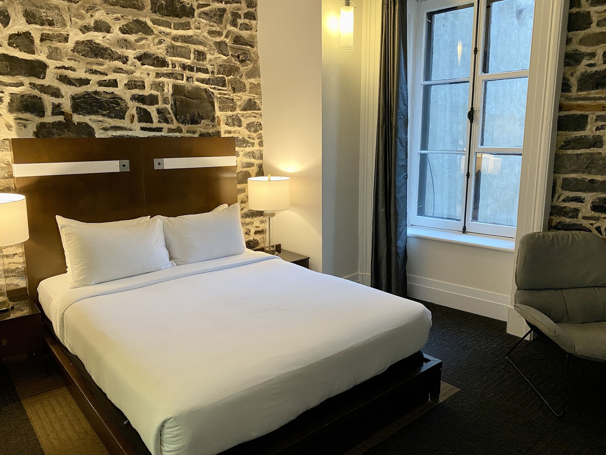 CLASSIC, QUEEN BED