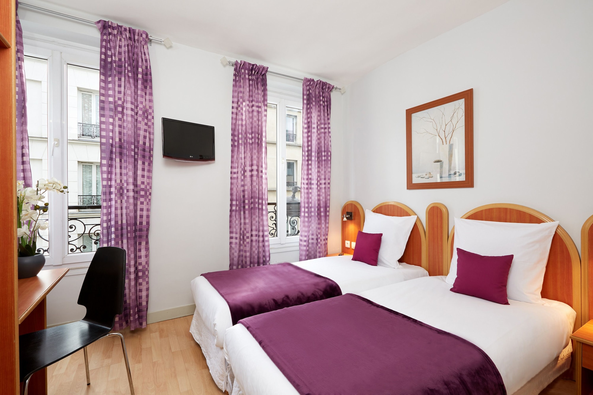 ROOM, TWIN BEDS, PRIVATE BATHROOM