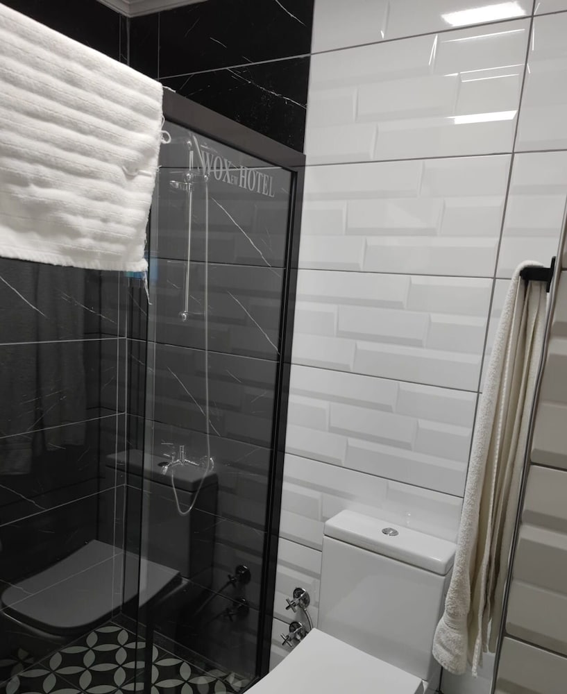 Wox Ew Hotel 55/56