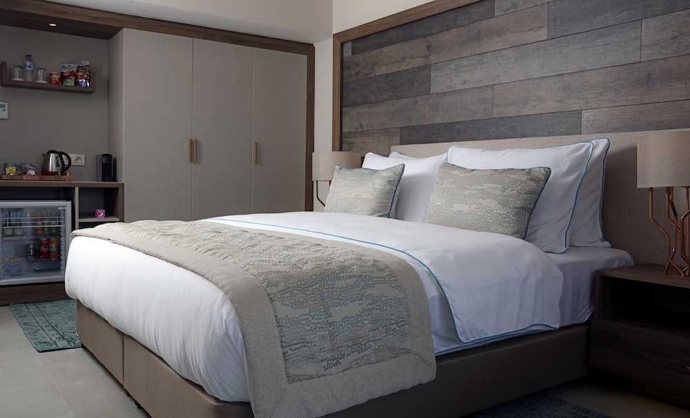 Superior Double Room with Partial Seaview