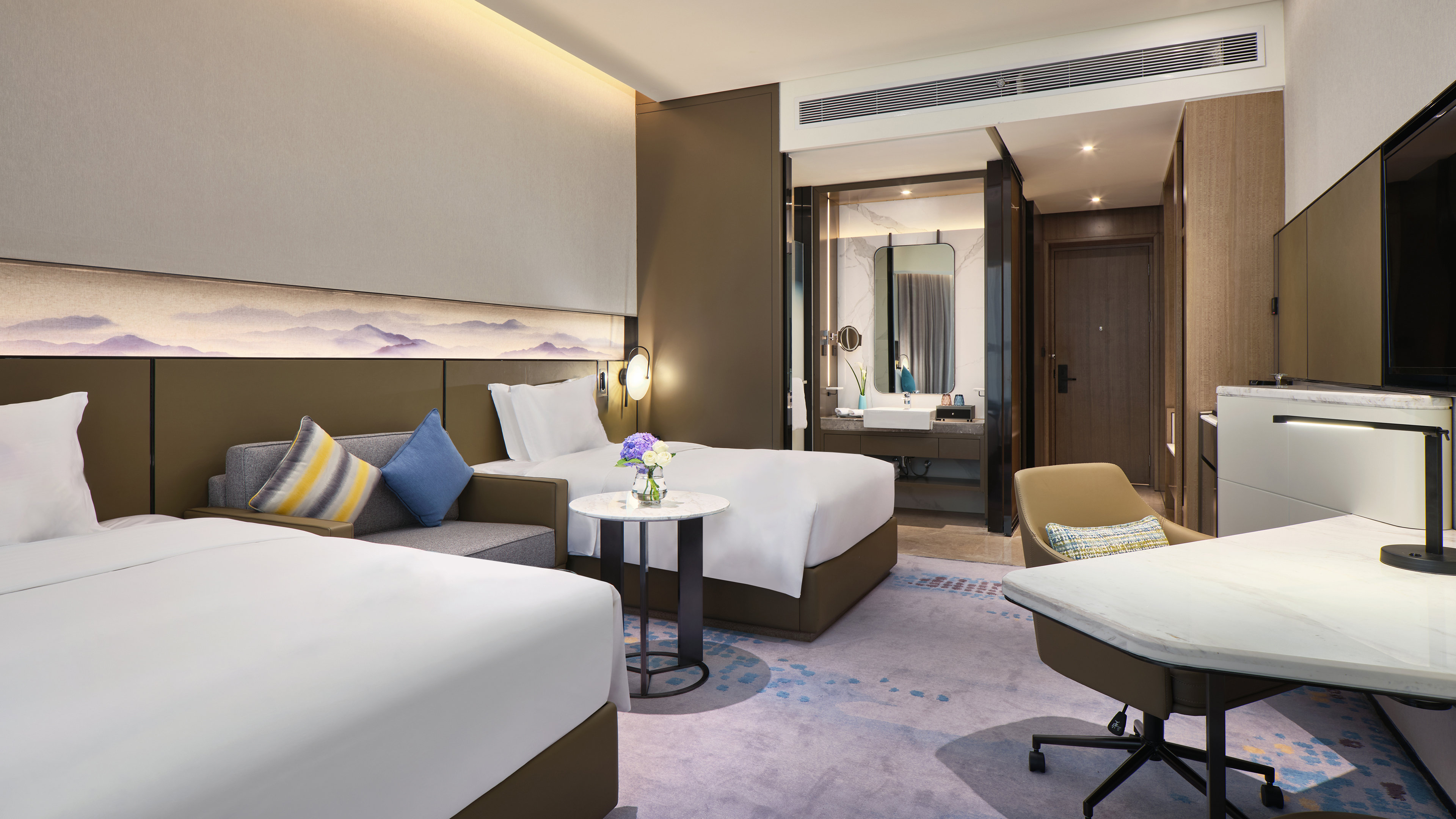 Crowne Plaza Wuhan Development Zone 26/82