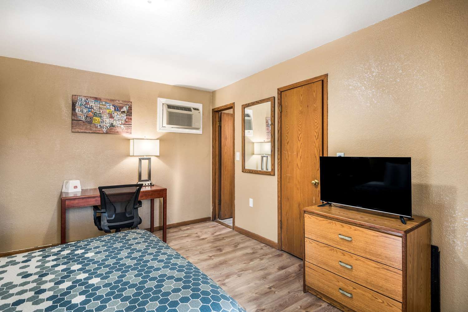 Econo Lodge Oskaloosa, IA 7/10