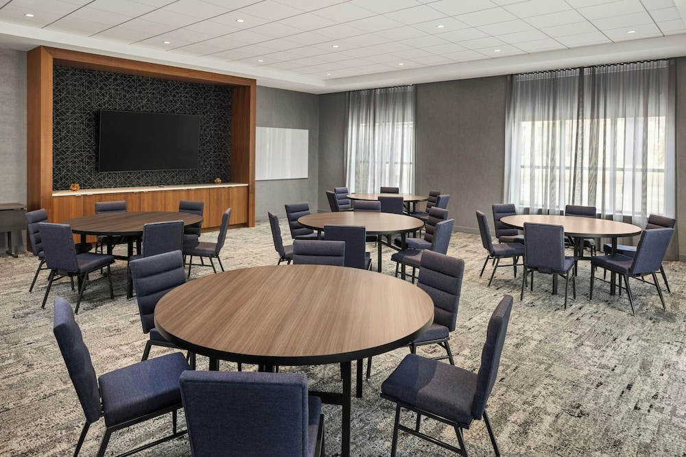 Courtyard by Marriott St. Paul Downtown 33/50