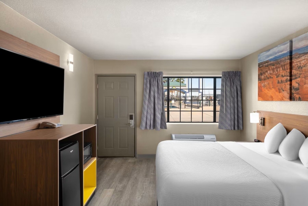 Days Inn by Wyndham Safford AZ 20/60