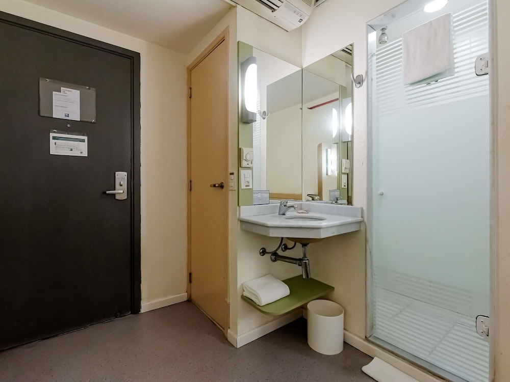 Ibis Budget Vitoria 50/50
