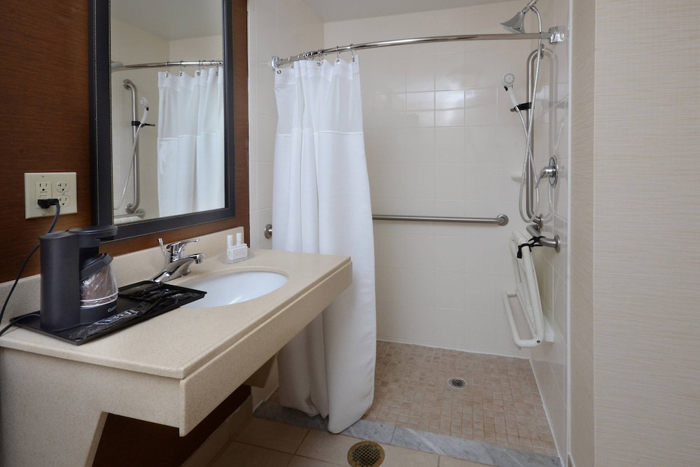 Fairfield Inn Suites By Marriott Roanoke Hollins I 81 9/26