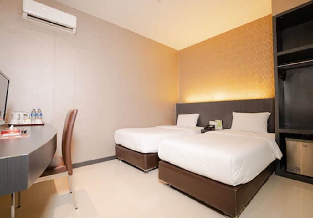 The Crew Hotel Kualanamu International Airport 11/22