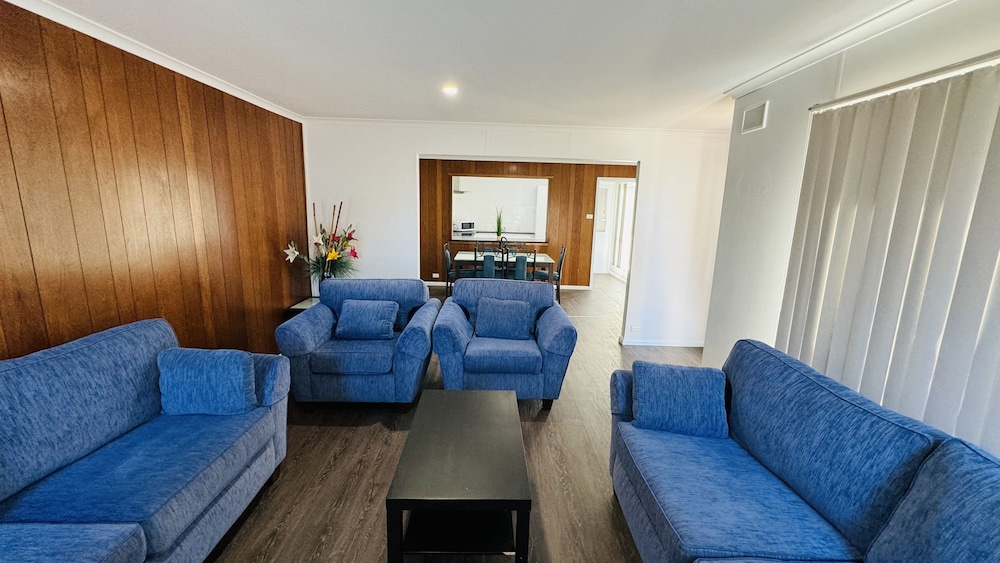 CLARE VALLEY MOTEL 42/62
