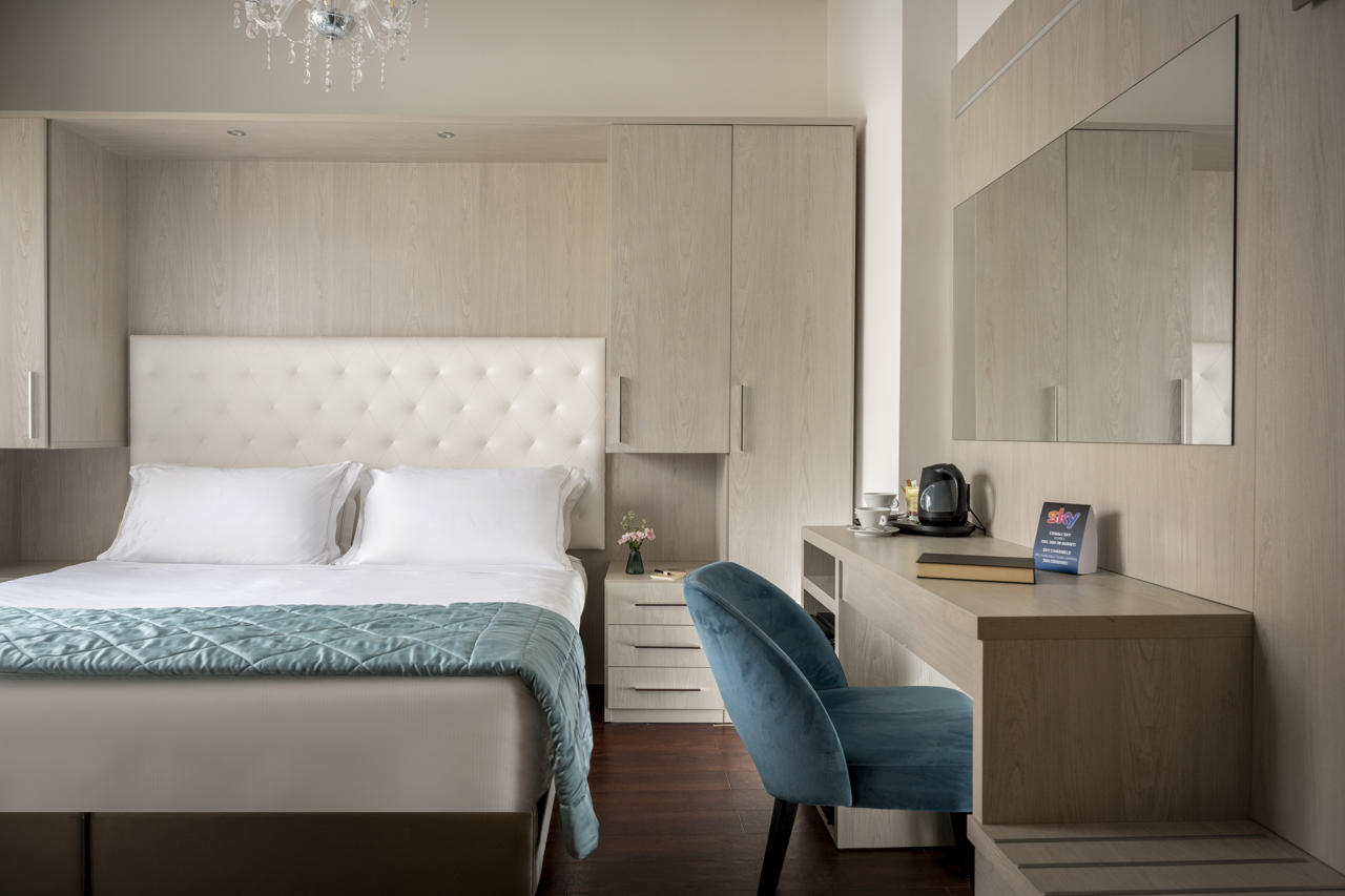 Hotel Re Enzo 63/102