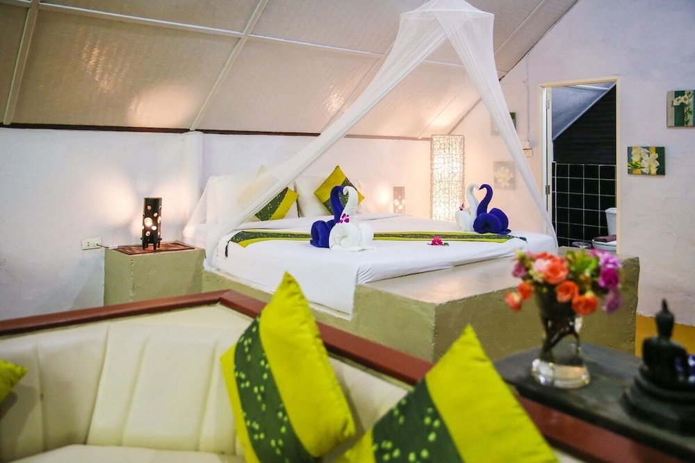 Milky Bay Resort 7/81
