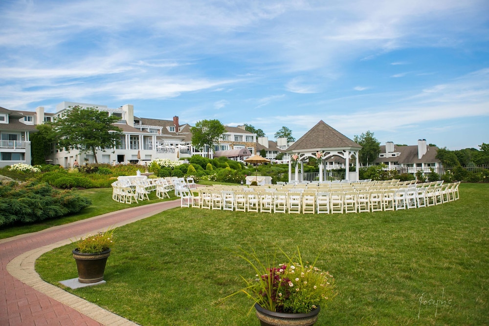 Waters Edge Resort Spa 42/50