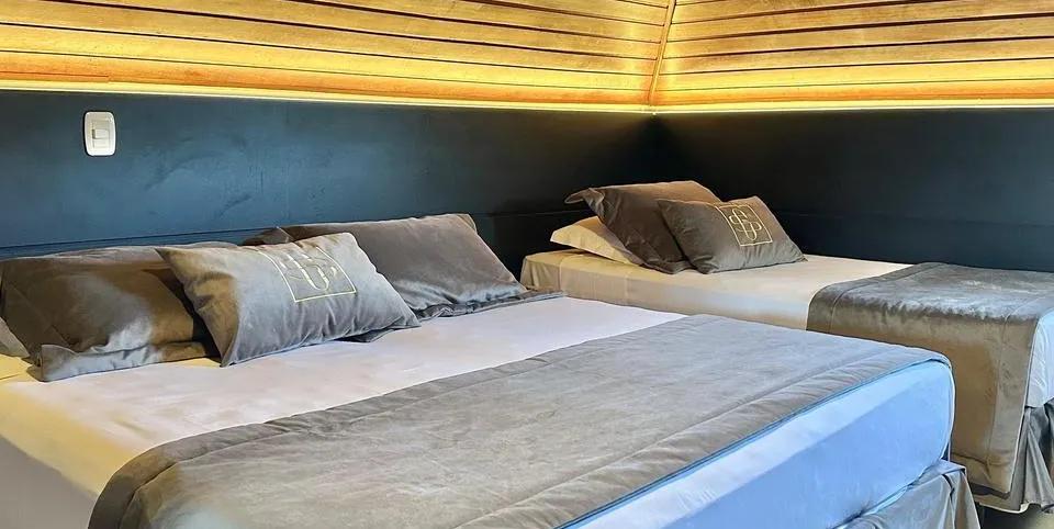 Luxury, Suite, Double Bed, Side View