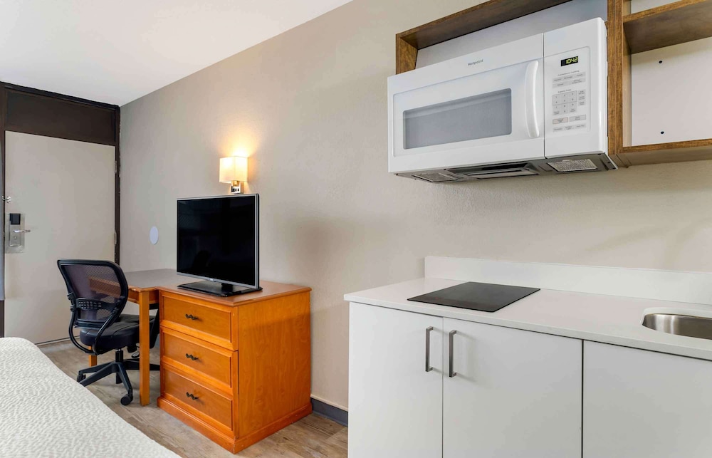 Extended Stay America Suites Bristol 22/38