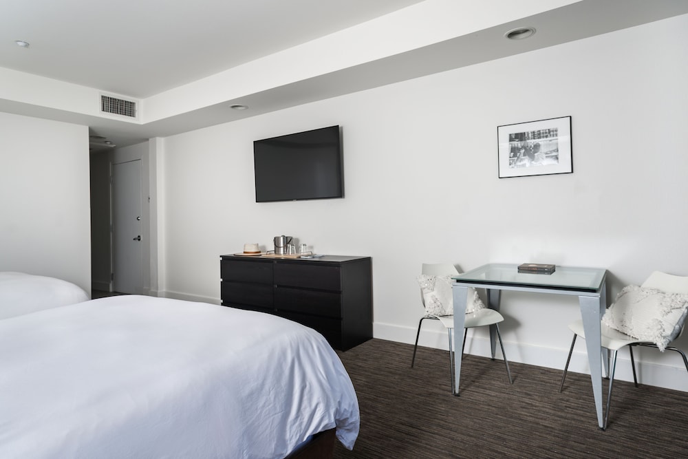 Heat Hotel 19/58