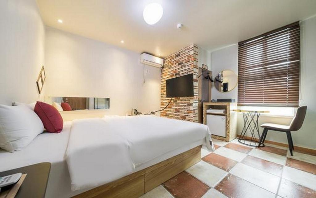 Hotel Mime 7/51