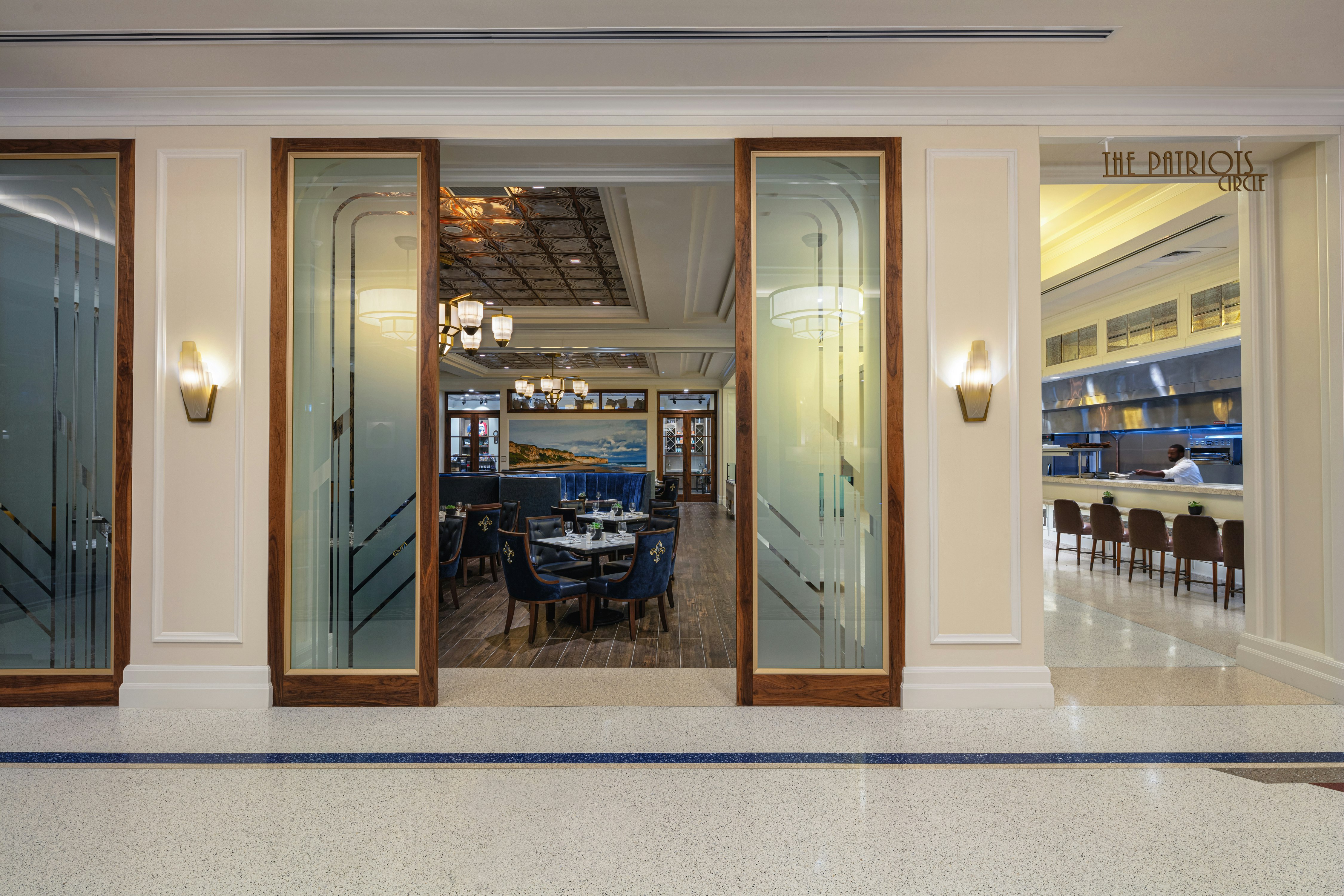 The Higgins Hotel New Orleans, Curio Collection by Hilton 10/77