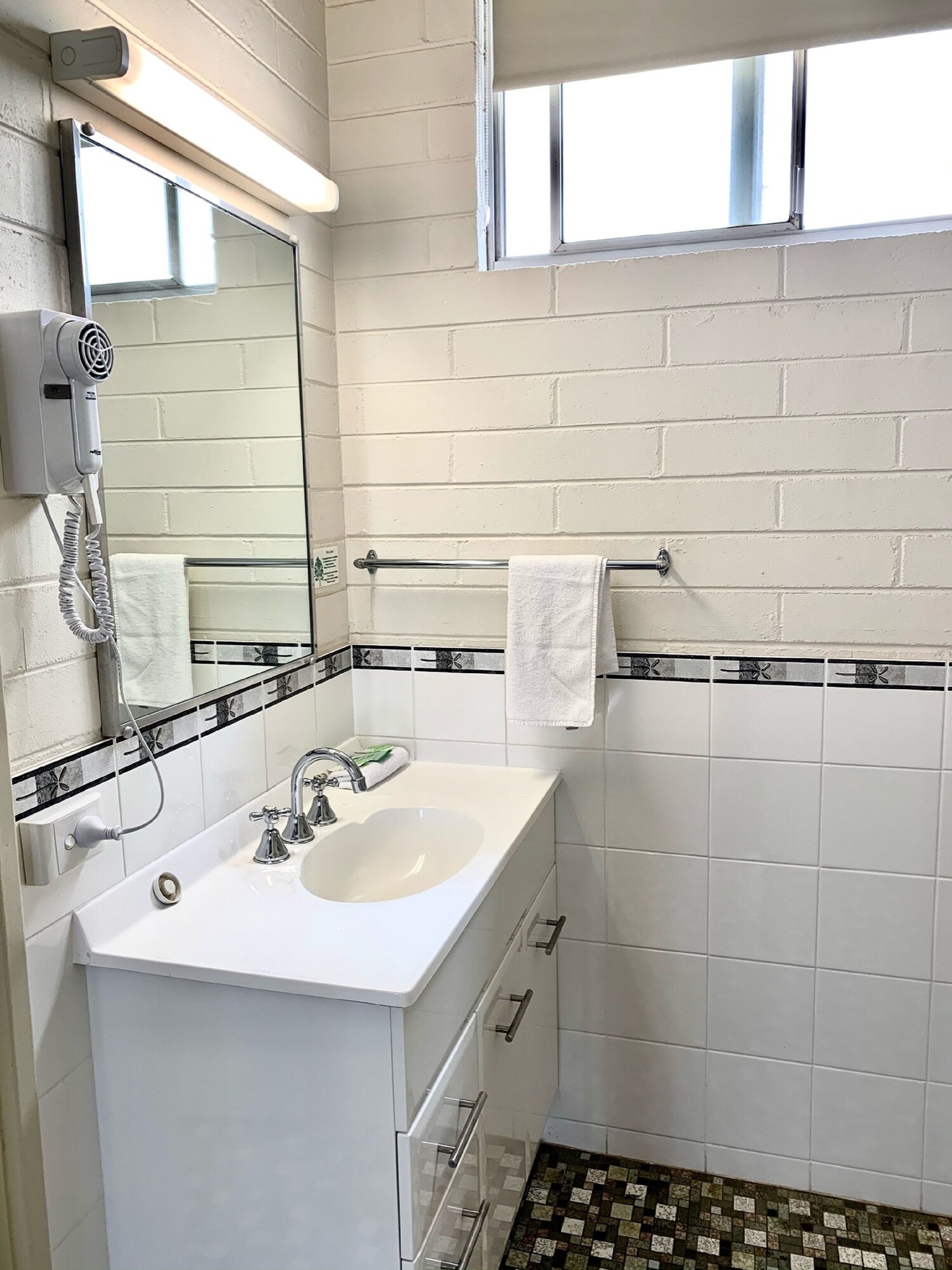 EXECUTIVE, TWIN BEDS, GROUND FLOOR