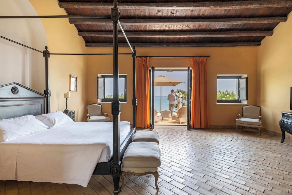 Suite, Double and Twin Beds